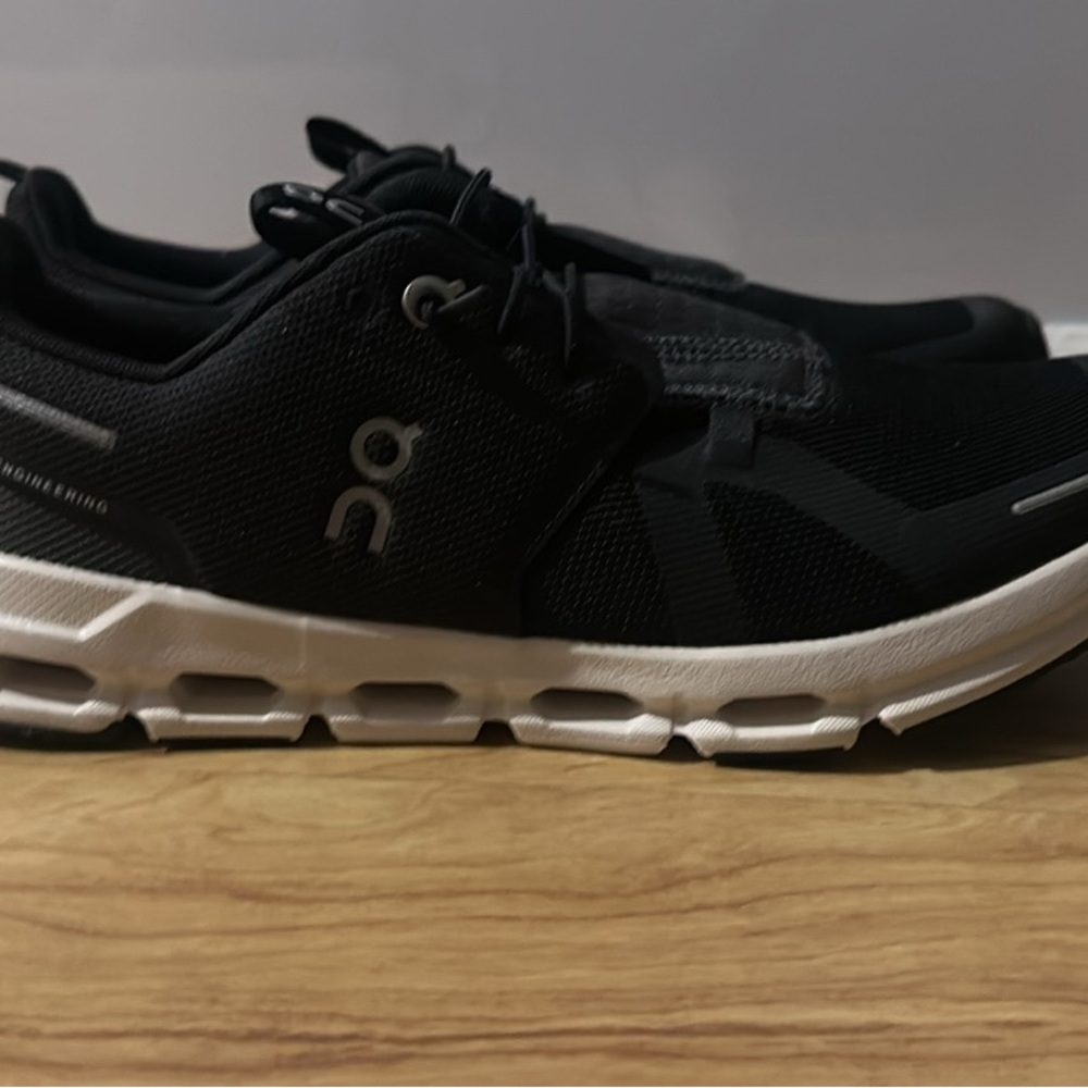 On Running Woman’s Black Athletic Shoes